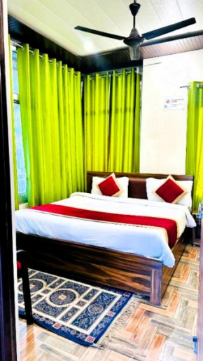 Bhimtal Hotel Morning Moon Near Ramleela Ground - Comfortable Stay with Family